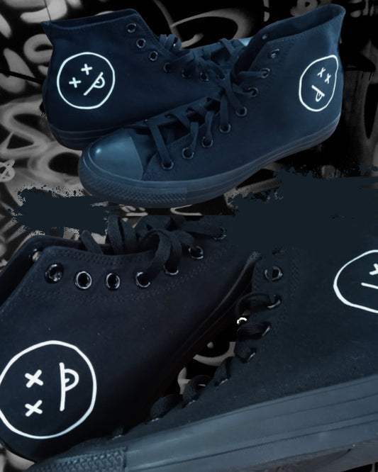 SMOKING KILLS LOGO SNEAKERS